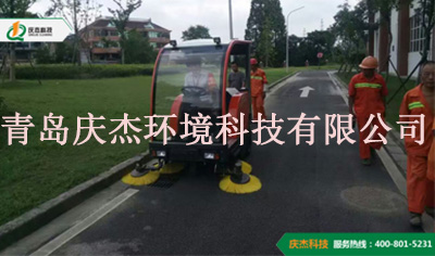 駕駛式掃地車清掃校園落葉青島掃地車